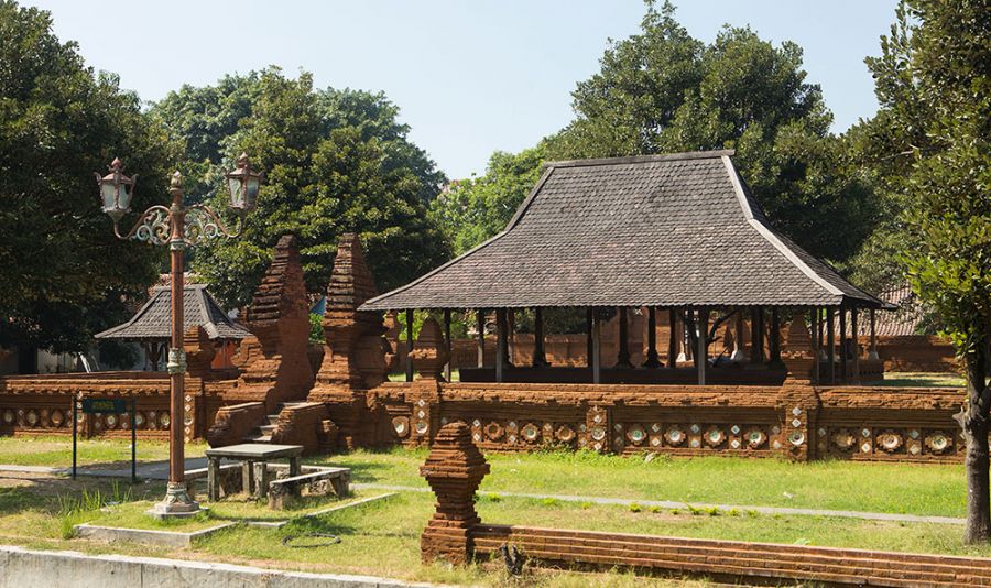 Keraton Kasepuhan Cirebon, A Getaway Towards Diverse Culture